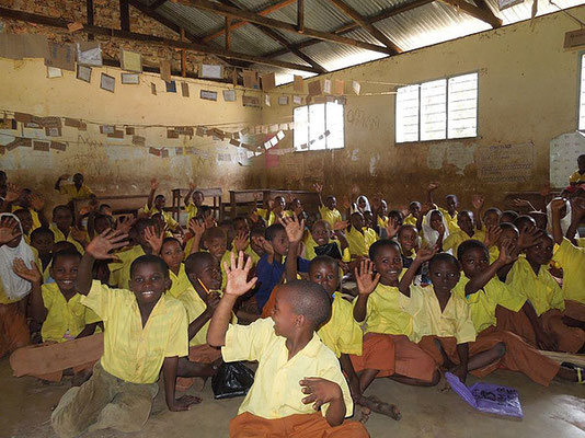 Micky & Mwarambo African Kids Care - Schule